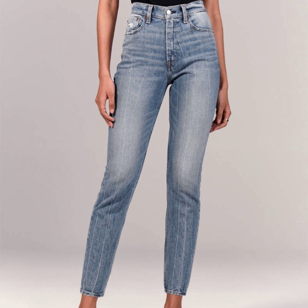 Women’s Abercrombie Mom Jeans Size 27/4
